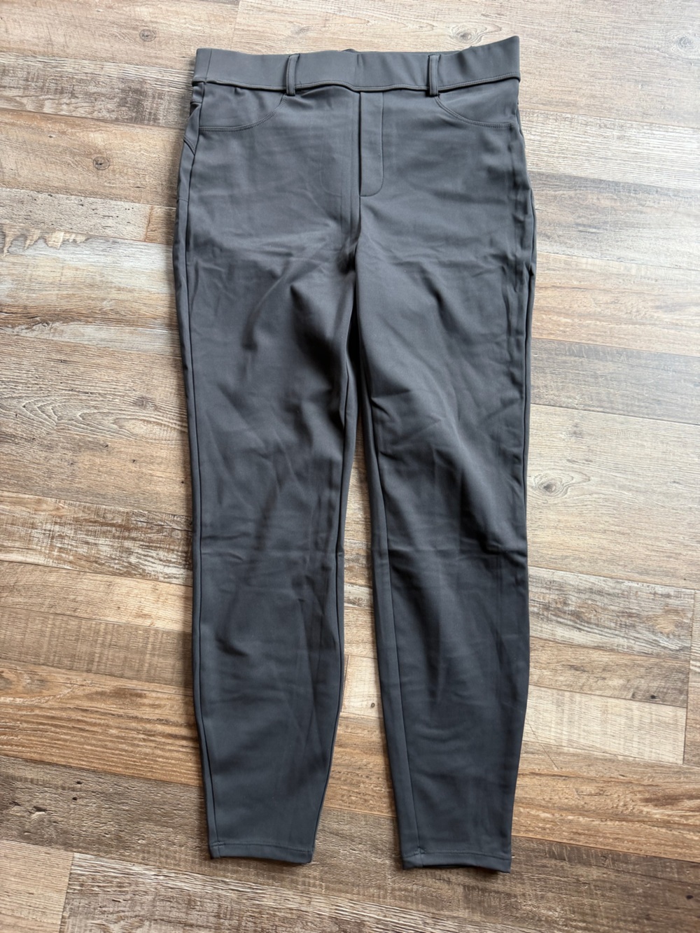 HALARA Black Ankle-Length Active Pants Sz lg 7/8 length, legging material